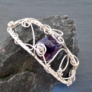 Amethyst wire bracelet