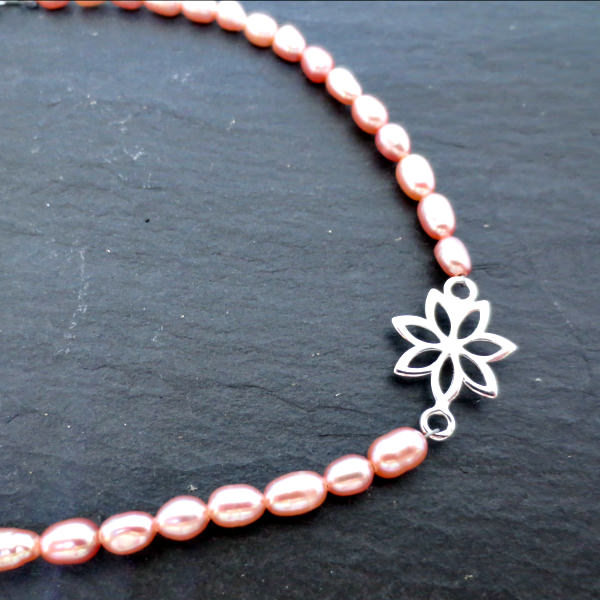Pearl flower bracelet