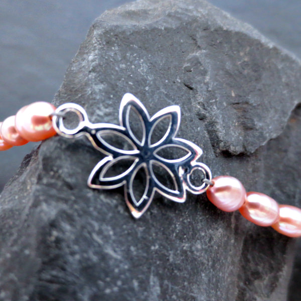Pearl flower bracelet